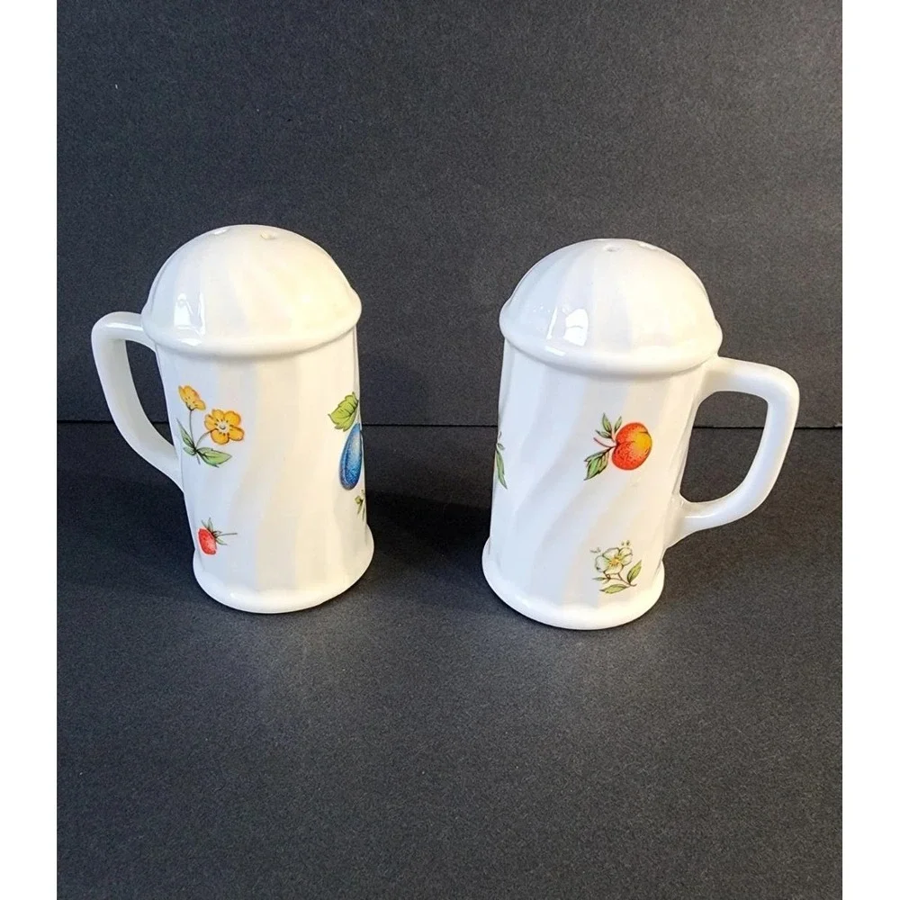 1984 RAINTREE Petite Fruit Salt And Pepper Shakers‎ Vintage
